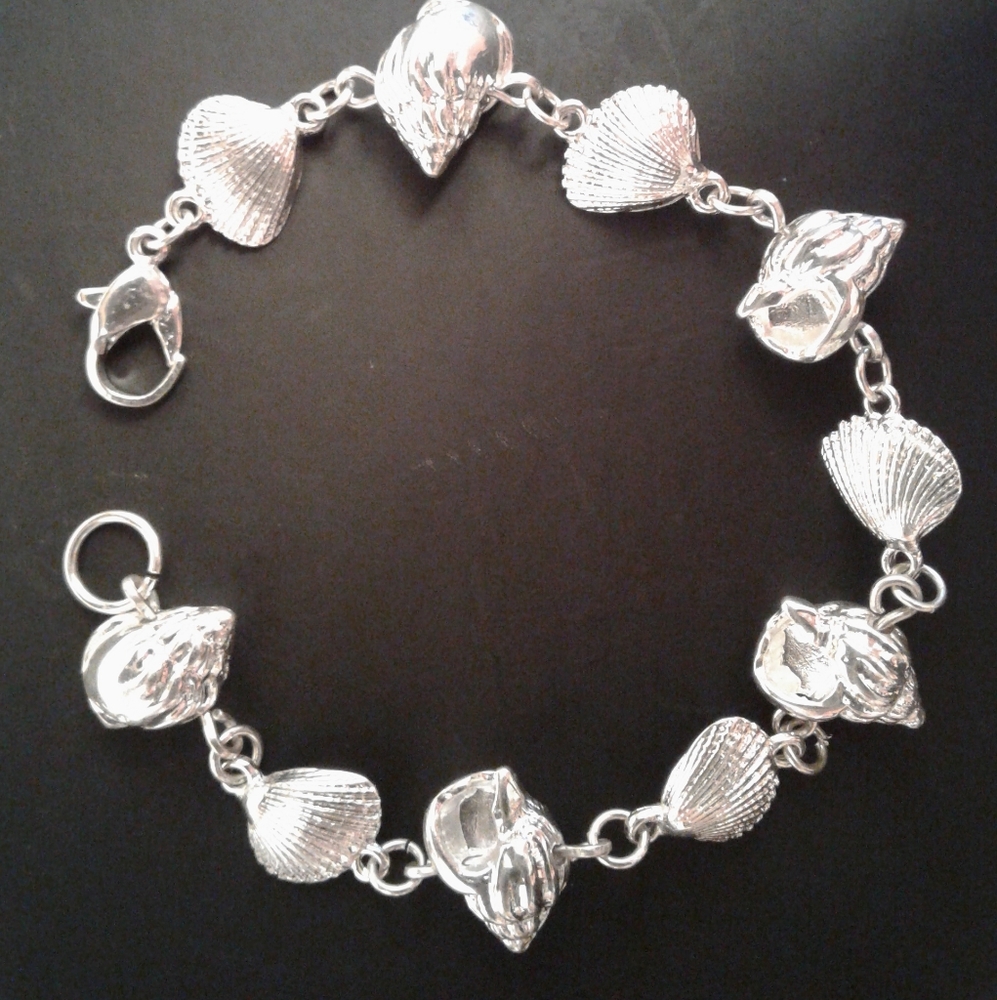 Sea shell bracelet